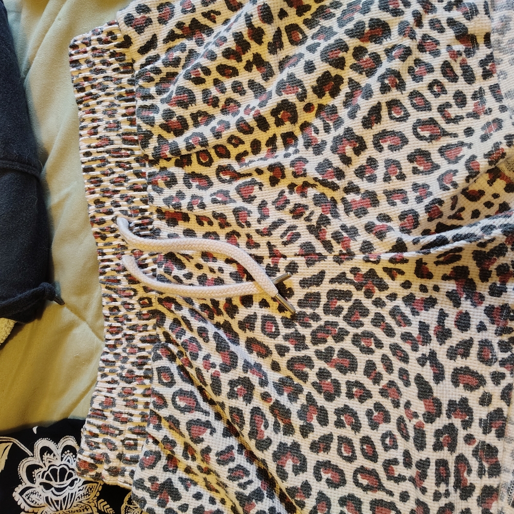 Victoria's Secret Leapard Lounge Shorts. S&M